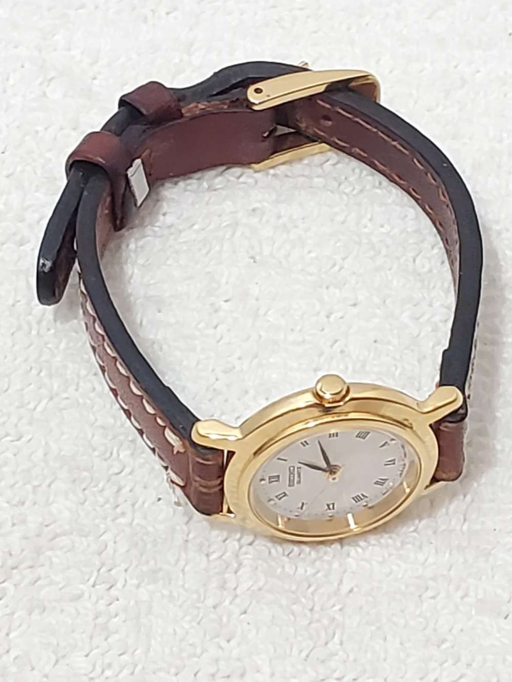 Seiko Vintage 1990's Women's Gold Plated Quartz Watch 4N01 Caliber Leather Band